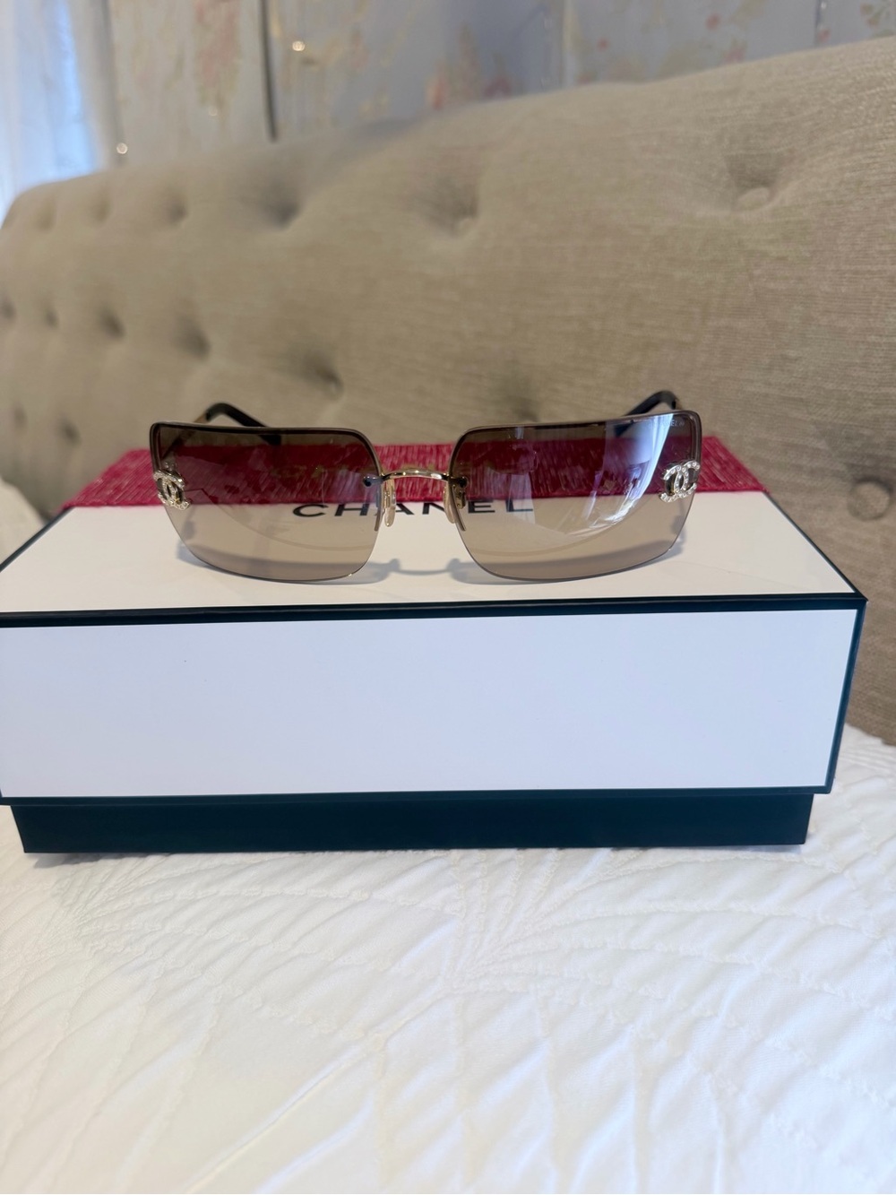 Vintage Chanel 4104-B Crystal CC Rimless Sunglasses - Brown/Gold almost like new